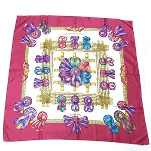 SOLD HERMES Hermes Les Rubans Du Cheval
Horse Ribbon Carre 90 Scarf
Bordeaux.